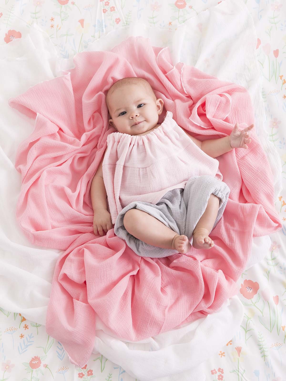 Gauze swaddle babies sarah jane sommer double gauze bubble gauze