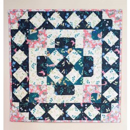 french tile mini Quilt feat English garden by Daisi Toegel