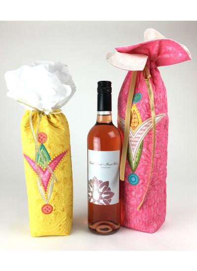 Wine Bottle Tote feat. Fairy Frost by Sarah Vedeler
